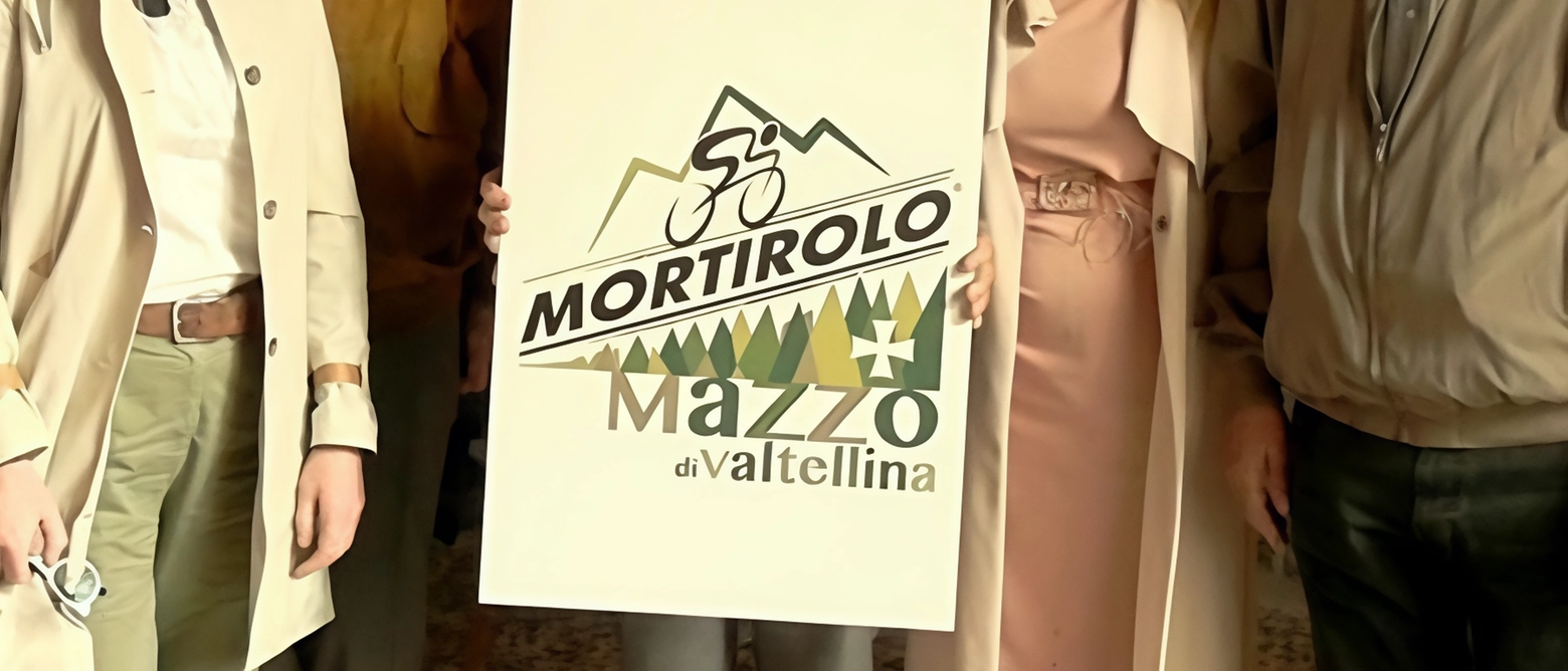 Il Comune di Mazzo di Valtellina presenta il nuovo logo turistico "Mortirolo più Mazzo", simbolo della storica salita ciclistica legata al territorio. Realizzato dal grafico Marco Foppoli, il logo valorizza l'identità paesaggistica e storica della zona.