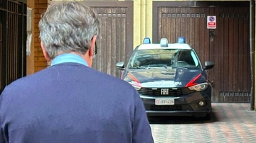 Ha ucciso a coltellate la compagna a Cologno al Serio, l’avvocato: “Non ha percezione di quello che accade”