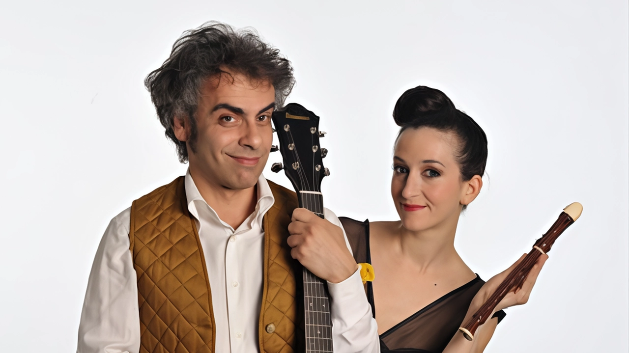 Sommario: L'articolo racconta la tradizione teatrale di 280 anni della Commedia dell'Arte a Milano, con particolare focus sullo spettacolo "Arlecchino servitore di due padroni" e il suo impatto nel panorama teatrale internazionale. Sommario: L'articolo racconta la tradizione teatrale di 280 anni della Commedia dell'Arte a Milano, con particolare focus sullo spettacolo "Arlecchino servitore di due padroni" e il suo impatto nel panorama teatrale internazionale.