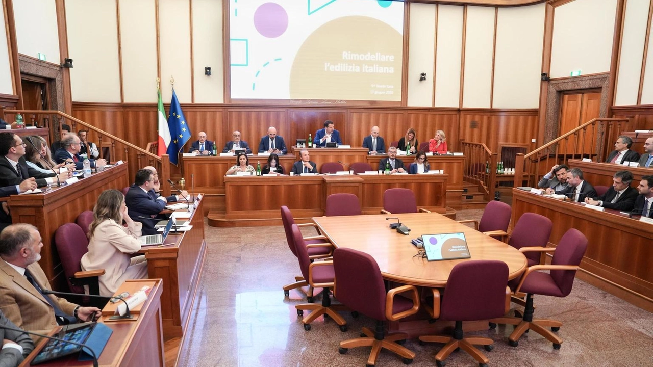 Il Piano casa prevede 660 milioni per progetti pilota e riorganizzazione edilizia dal 2027 al 2030.