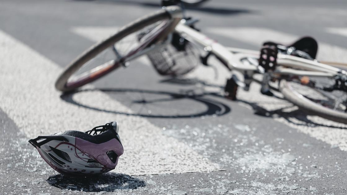 incidente stradale camion travolge ciclista a carpenedolo uomo di 83 anni ucciso sul colpo