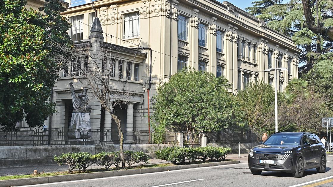 Palazzo Carducci in viale Cavallotti, sgombero in vista: il Comune di Como acquisisce l’immobile Palazzo Carducci in viale Cavallotti, sgombero in vista: il Comune di Como acquisisce l’immobile