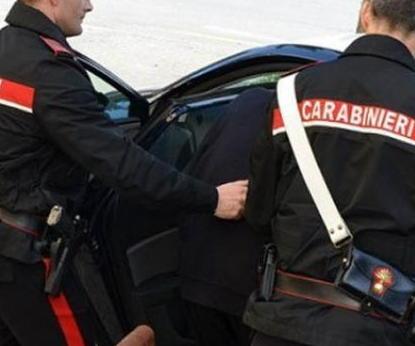 brugherio picchia la moglie da anni per lei 30 giorni di prognosi per lui il carcere