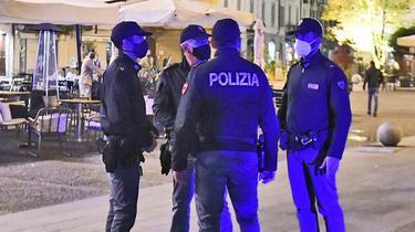 Ispezioni nei locali pubblici. Raffica di controlli sul territorio Ispezioni nei locali pubblici. Raffica di controlli sul territorio