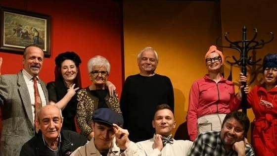 Terzo appuntamento della stagione teatrale 2024/2025. Sabato alle 21, al Teatro di via Dante, lo spettacolo in dialetto “Con...