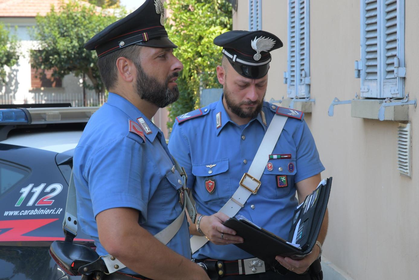 Facevano i dentisti senza laurea. Sconti in cambio di favori sessuali Facevano i dentisti senza laurea. Sconti in cambio di favori sessuali