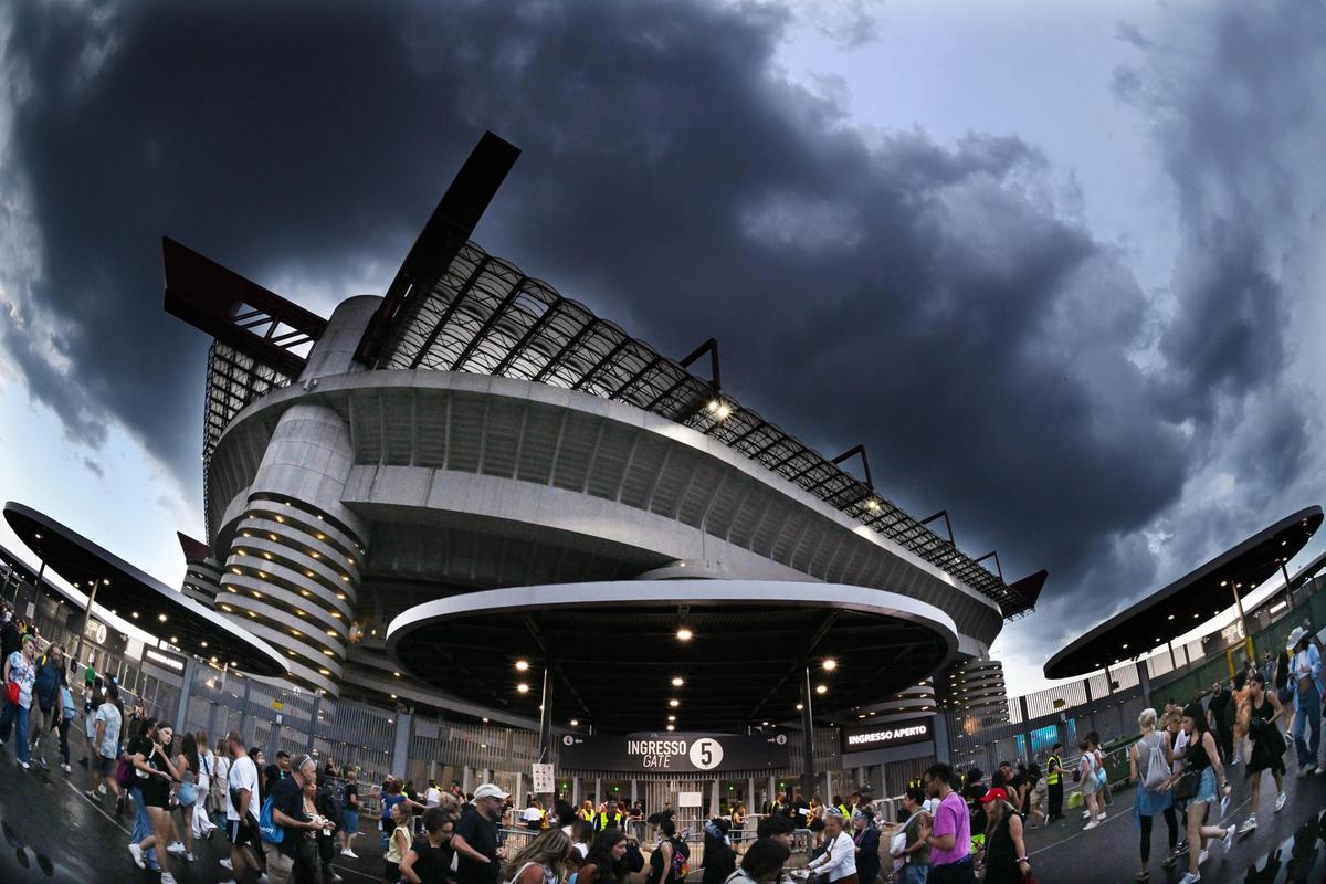 La trattativa per San Siro. Pronti 36 milioni di euro del Comune per chiudere l’accordo con Milan e Inter La trattativa per San Siro. Pronti 36 milioni di euro del Comune per chiudere l’accordo con Milan e Inter