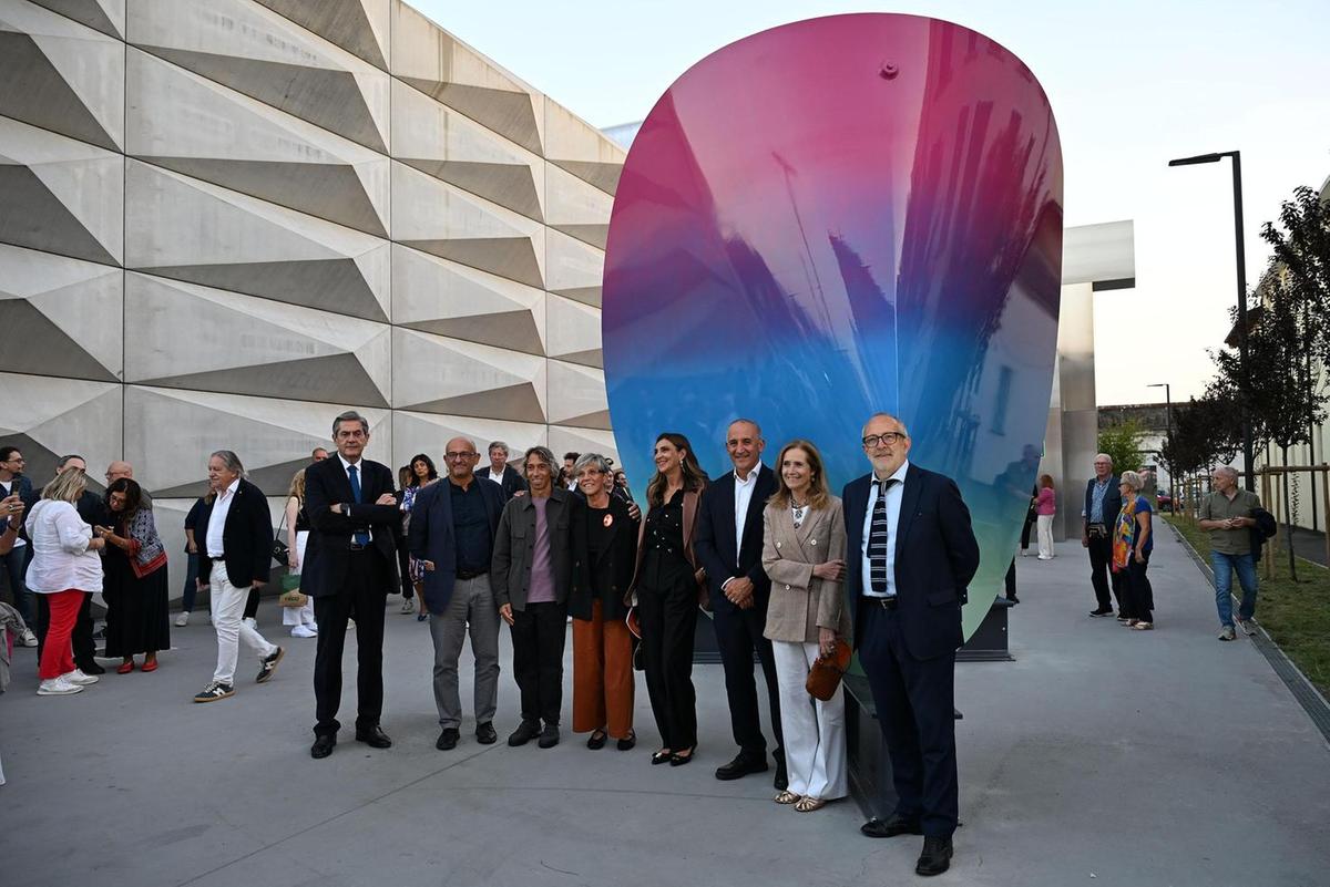 Ex statis di Patrick Tuttofuoco. Inaugurata l’installazione d’arte