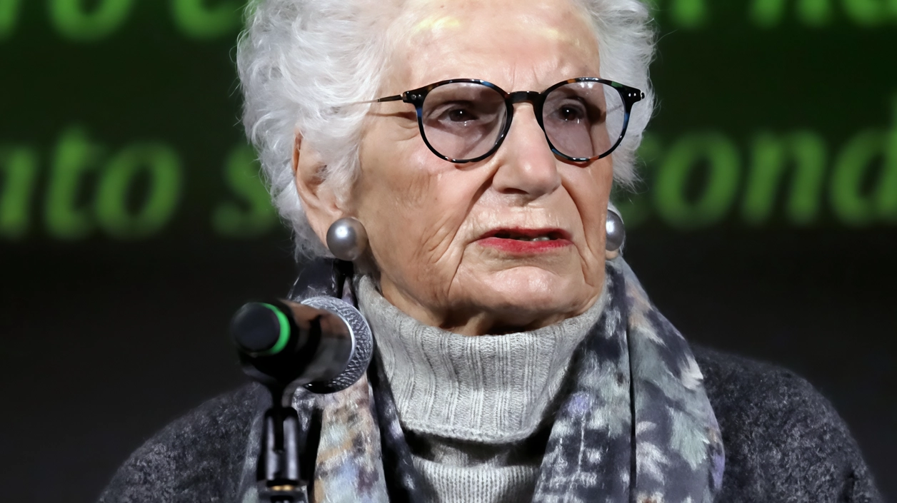 Liliana Segre è di nuovo sotto l’attacco degli hater. Sui social la senatrice a vita è stata nuovamente oggetto... Liliana Segre è di nuovo sotto l’attacco degli hater. Sui social la senatrice a vita è stata nuovamente oggetto...