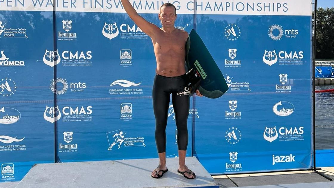 master di nuoto pinnato luca zanni fa il triplete