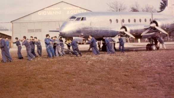 Fu amore a prima vista tra Luciano Taboga, oggi ottantasettenne e l’ultimo aereo realizzato dalla Costruzioni Aeronautiche. Fu amore a prima vista tra Luciano Taboga, oggi ottantasettenne e l’ultimo aereo realizzato dalla Costruzioni Aeronautiche.