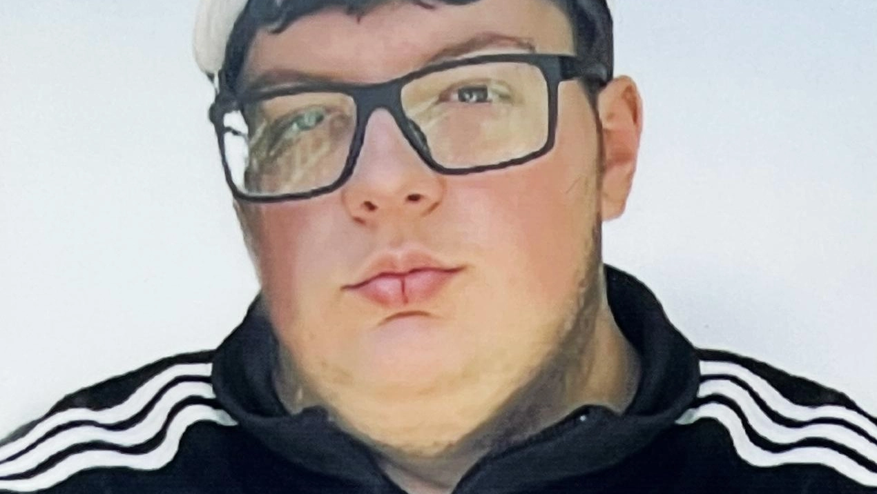Busto Arsizio dà l’addio al diciannovenne morto in un incidente nel Salento Busto Arsizio dà l’addio al diciannovenne morto in un incidente nel Salento