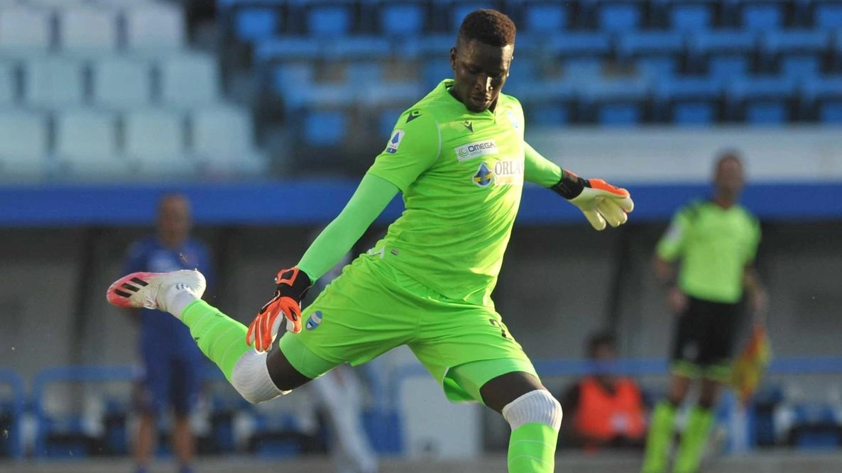Il terzino italo-marocchino protagonista delle ultime due stagioni col baby Diavolo. Intanto il direttore sportivo cerca di chiudere per l’esperto portiere ex Juve Stabia. Al momento restano in stand by Besaggio, Galazzi e Lezzerini, reduci del Brescia. Il terzino italo-marocchino protagonista delle ultime due stagioni col baby Diavolo. Intanto il direttore sportivo cerca di chiudere per l’esperto portiere ex Juve Stabia. Al momento restano in stand by Besaggio, Galazzi e Lezzerini, reduci del Brescia.