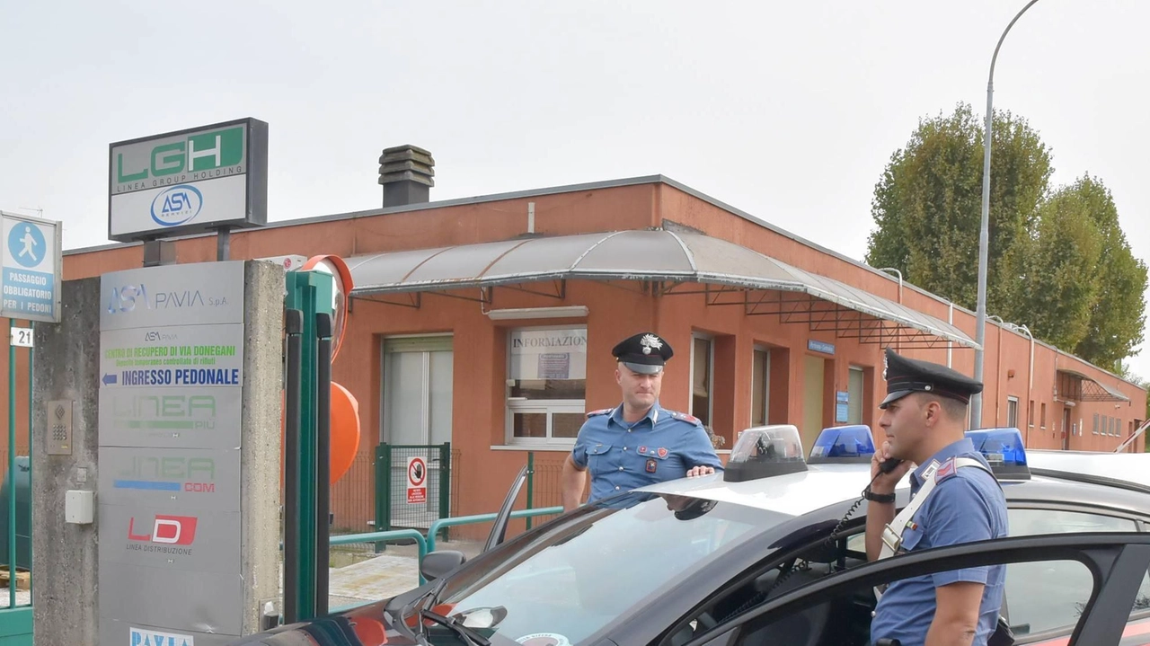 Furto di attrezzature per la manutenzione del verde pubblico all'Asm di Pavia. Ignoti malviventi hanno rubato decespugliatori e soffiatori per un valore di 15mila euro. Indagini in corso. Furto di attrezzature per la manutenzione del verde pubblico all'Asm di Pavia. Ignoti malviventi hanno rubato decespugliatori e soffiatori per un valore di 15mila euro. Indagini in corso.