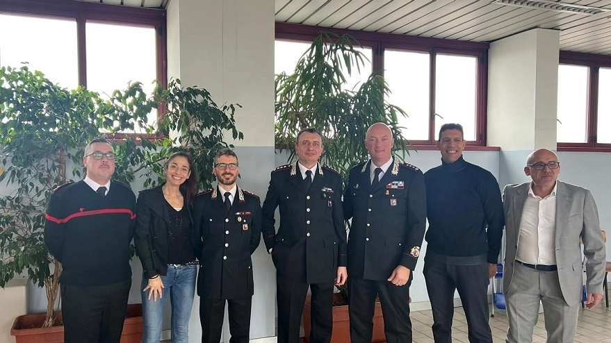 Il colonnello Rosario Giacometti festeggiato dal comandante provinciale e dai colleghi Il colonnello Rosario Giacometti festeggiato dal comandante provinciale e dai colleghi