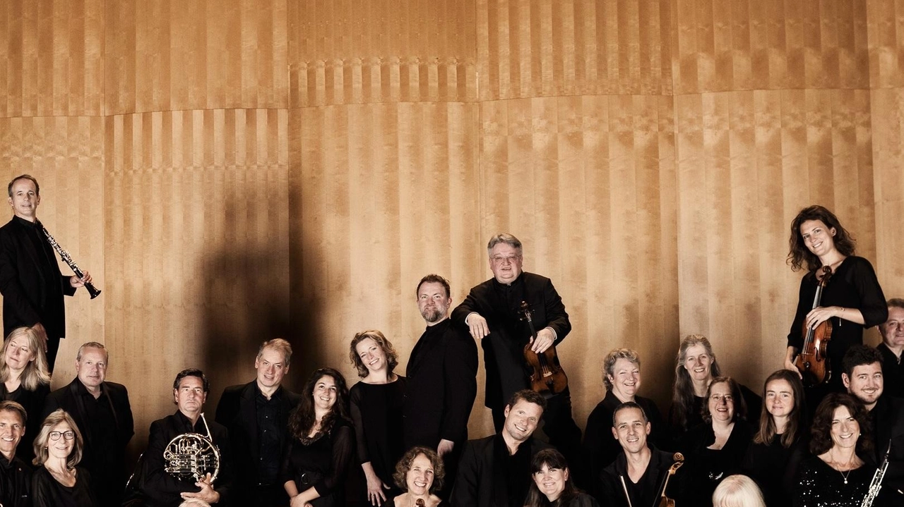 Il maestro Sir Antonio Pappano dirige la Chamber Orchestra of Europe al Teatro Grande, con il pianista Bertrand Chamayou come solista. Programma eclettico e atteso, tra Milhaud, Ravel, Gershwin e Bernstein. Il maestro Sir Antonio Pappano dirige la Chamber Orchestra of Europe al Teatro Grande, con il pianista Bertrand Chamayou come solista. Programma eclettico e atteso, tra Milhaud, Ravel, Gershwin e Bernstein.