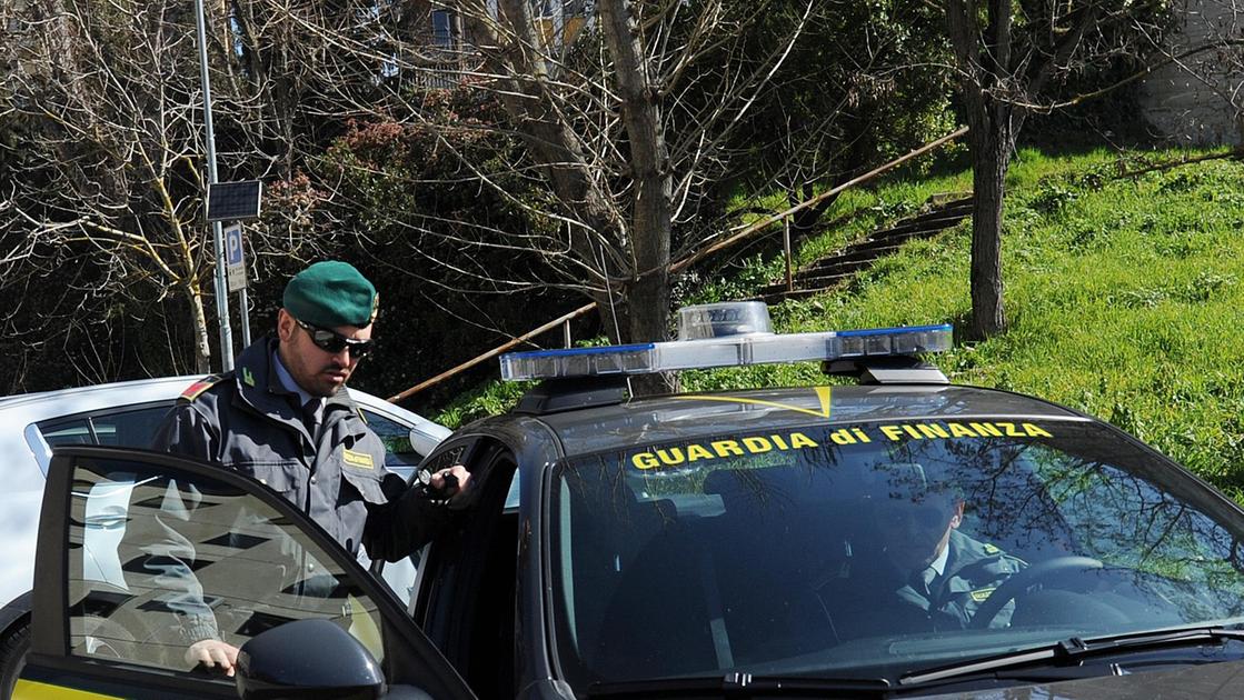 Criminalità nell’economia. Fatture finte e riciclaggio . Tredici società legate alla mafia Criminalità nell’economia. Fatture finte e riciclaggio . Tredici società legate alla mafia