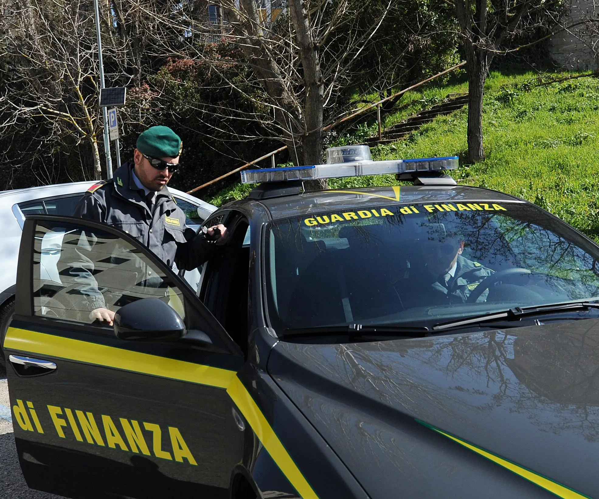 Criminalità nell’economia. Fatture finte e riciclaggio . Tredici società legate alla mafia