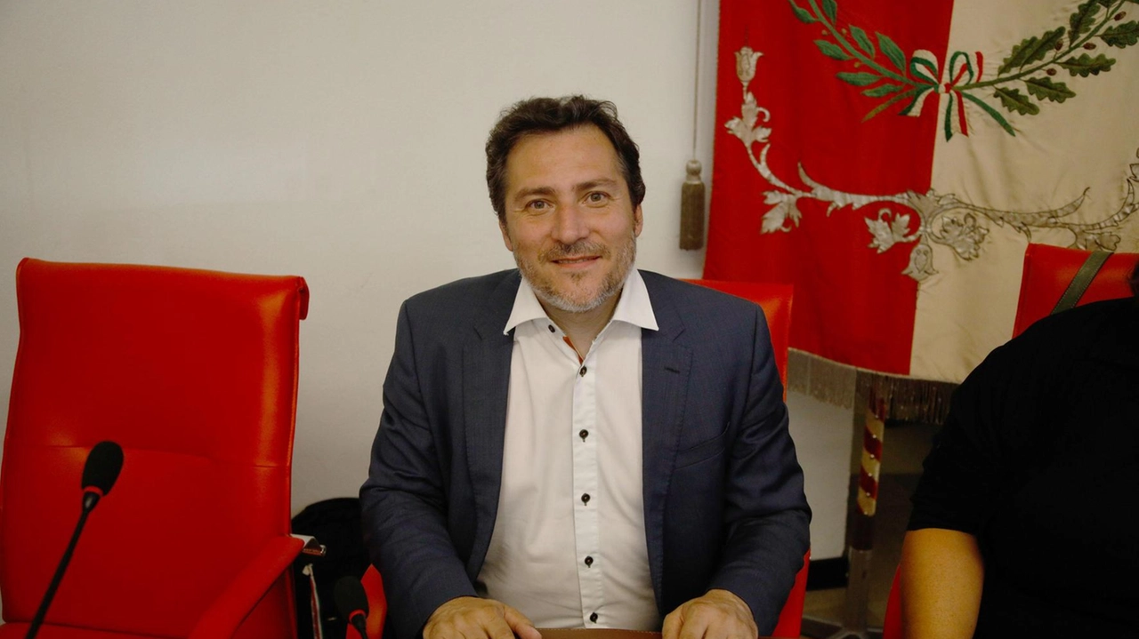 "La sicurezza riguarda tutti e tutti dobbiamo fare la nostra parte, se c’è qualcosa che non va segnaliamo subito.... "La sicurezza riguarda tutti e tutti dobbiamo fare la nostra parte, se c’è qualcosa che non va segnaliamo subito....