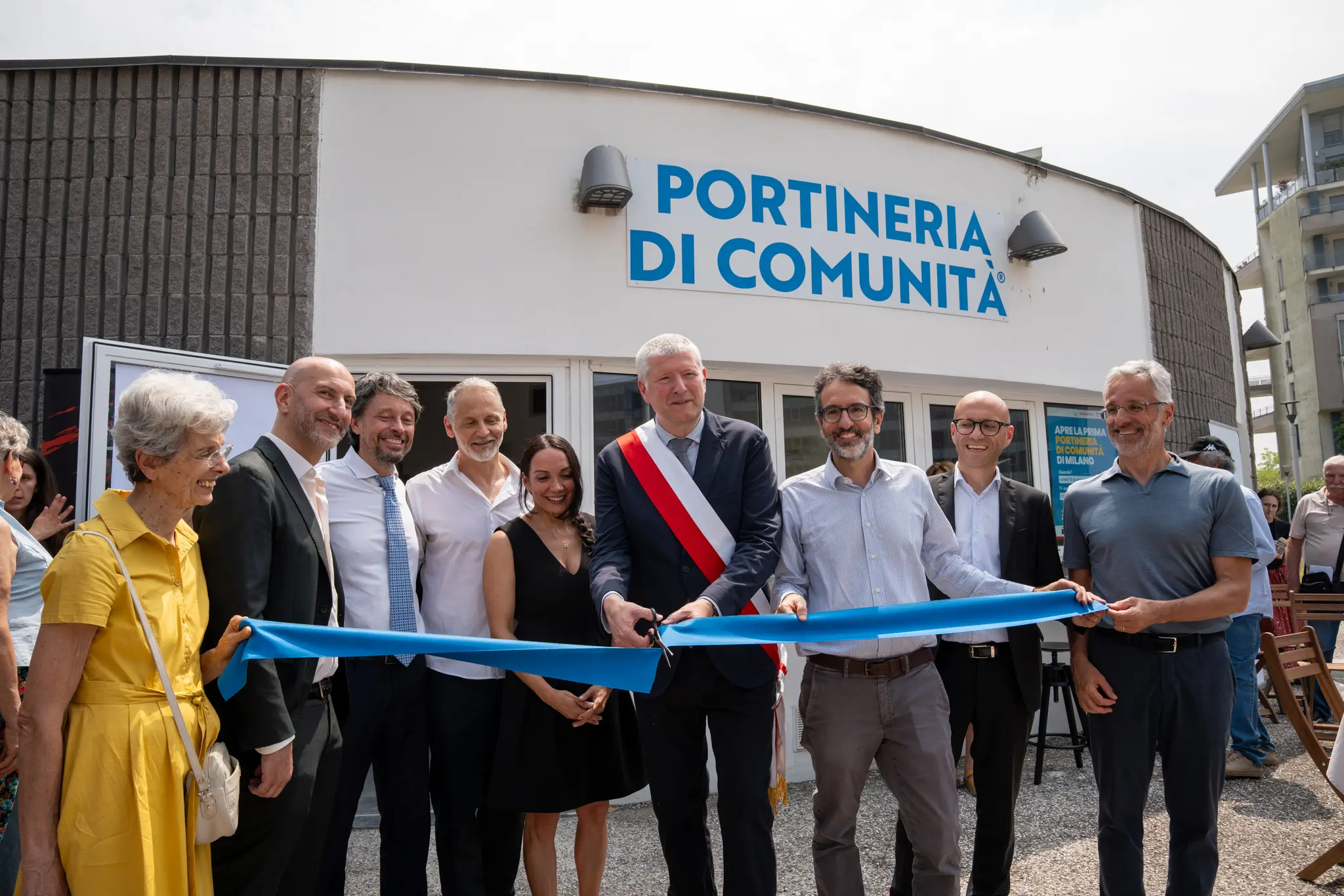 A Milano apre la prima portineria comunitaria: cos’è e come funziona il nuovo spazio a Santa Giulia