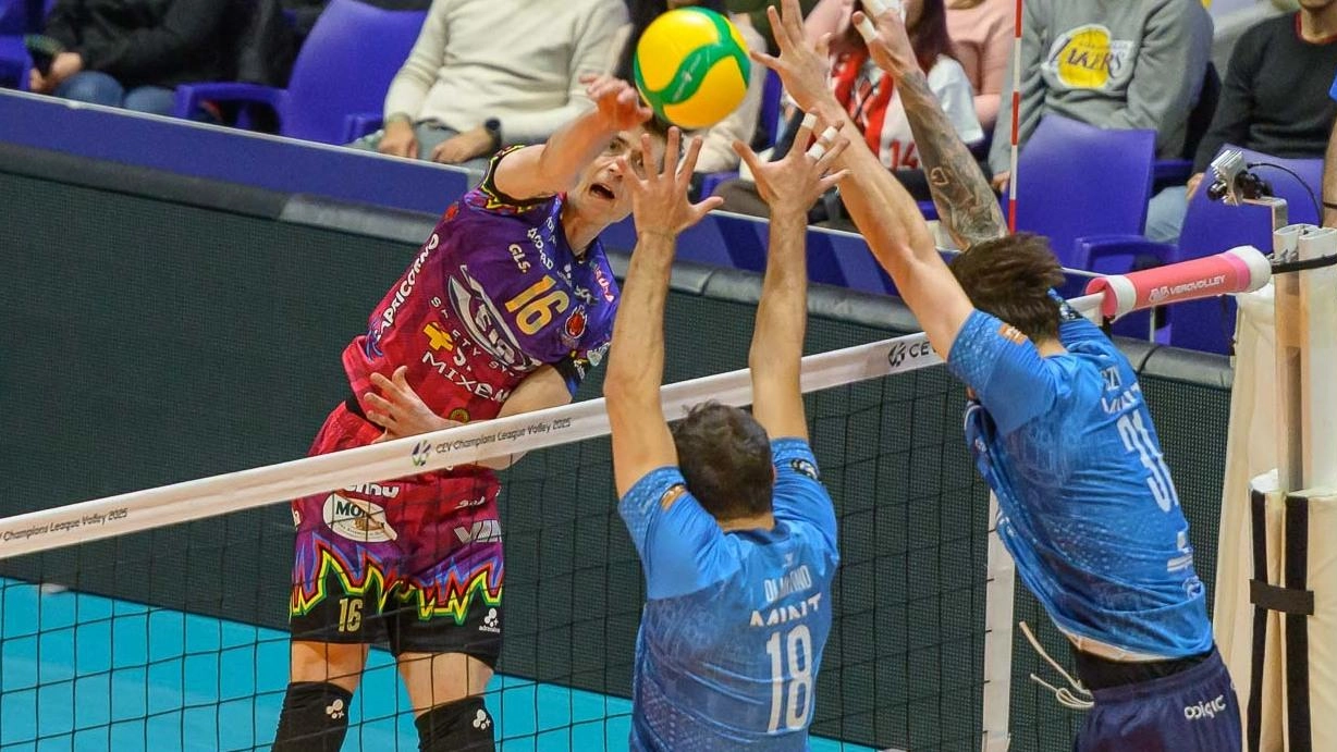 Nel ritorno dei quarti di Champions al PalaBarton gli umbri ripartono dal 3-1 . Eccheli: "Difficile, ma abbiamo una possibilità". Capitan Beretta non ce la fa. Nel ritorno dei quarti di Champions al PalaBarton gli umbri ripartono dal 3-1 . Eccheli: "Difficile, ma abbiamo una possibilità". Capitan Beretta non ce la fa.