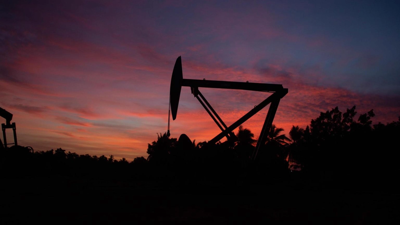Arretra dello 0,63%. Il Brent a 66,25 dollari (-0,51%) Arretra dello 0,63%. Il Brent a 66,25 dollari (-0,51%)