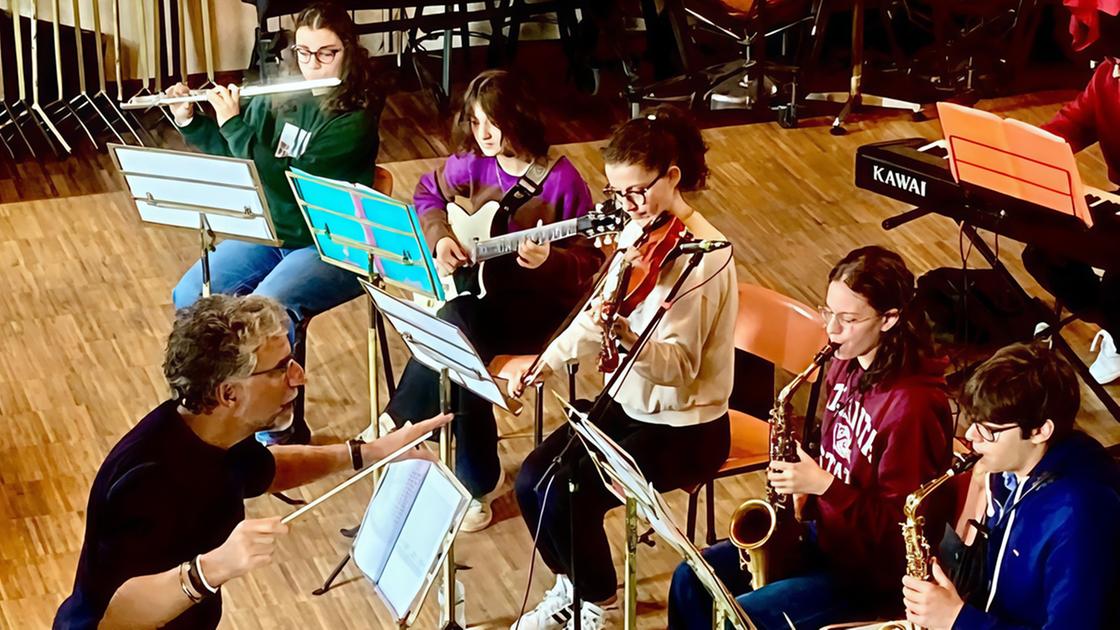 l orchestra felice dai banchi ai grandi palchi