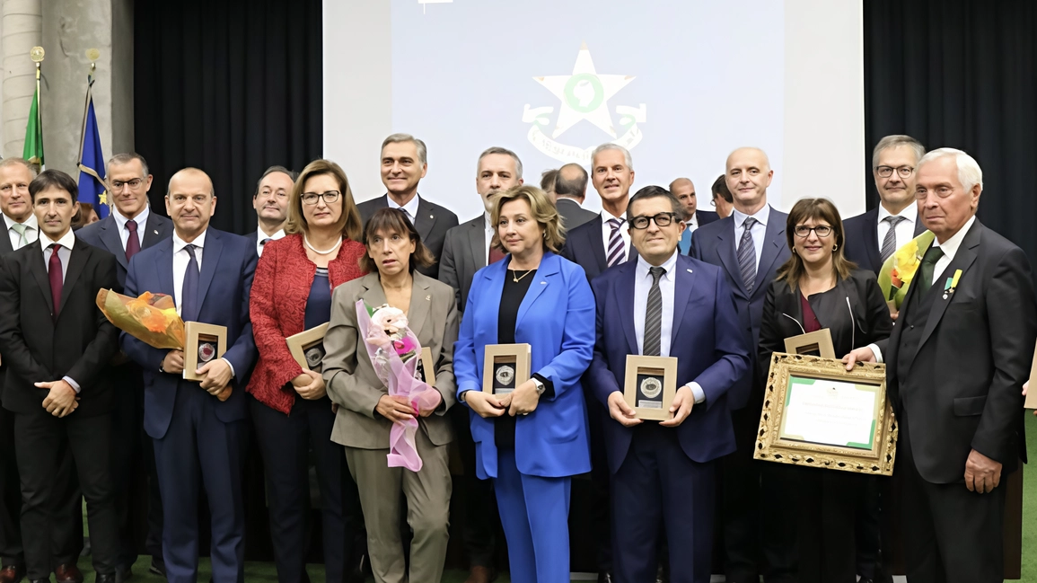 I maestri del lavoro della provincia di Monza e Brianza premiati lo scorso novembre, un gruppo in crescita con le consegne delle onorificenze di oggi