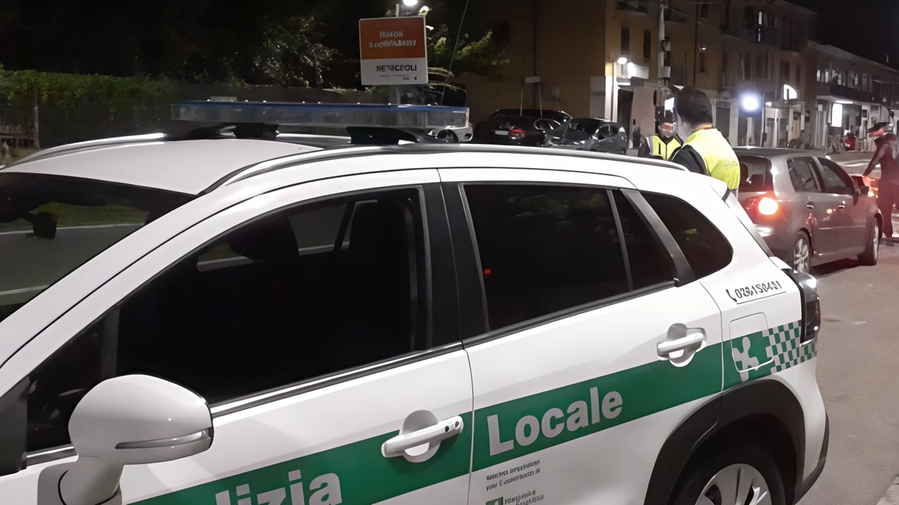 Un’autovettura, una valigia per il rilievo degli incidenti, un kit di pronto soccorso, un defibrillatore semiautomatico e una radio...