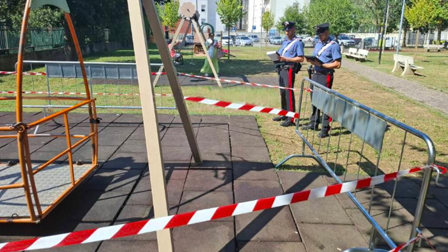 villongo bimba colpita a morte dall8217altalena indagati sindaco assessore e tecnici comunali