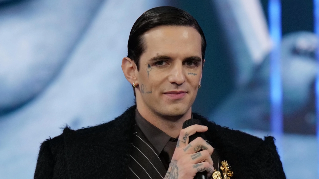 Achille Lauro nel corso di "Sarà Sanremo" Achille Lauro nel corso di "Sarà Sanremo"