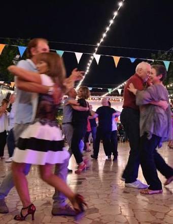 A tutto ritmo e ballo. Entra nel vivo. Bagnolo Summer A tutto ritmo e ballo. Entra nel vivo. Bagnolo Summer