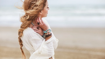 Come abbinare costume e accessori in spiaggia