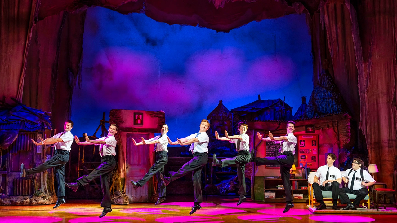 Un momento di “The Book of Mormon“, musical premiato con 9 Tony Award Un momento di “The Book of Mormon“, musical premiato con 9 Tony Award