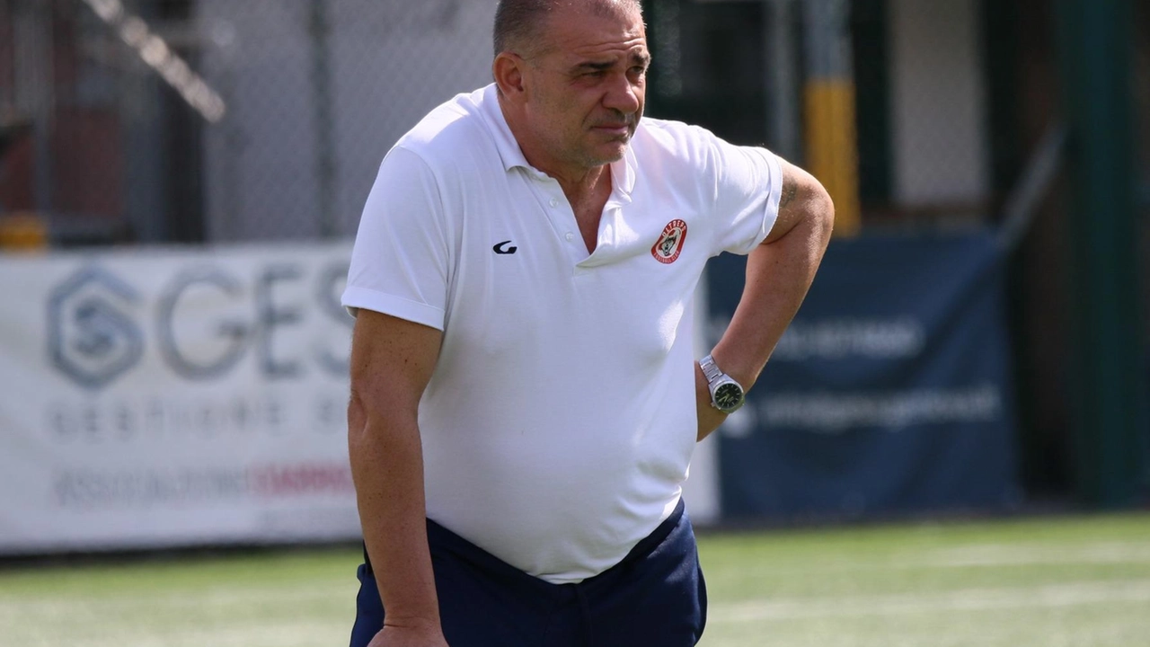 Maurizio Parolini, allenatore dell’Oltrepò al momento ancora senza punti Maurizio Parolini, allenatore dell’Oltrepò al momento ancora senza punti