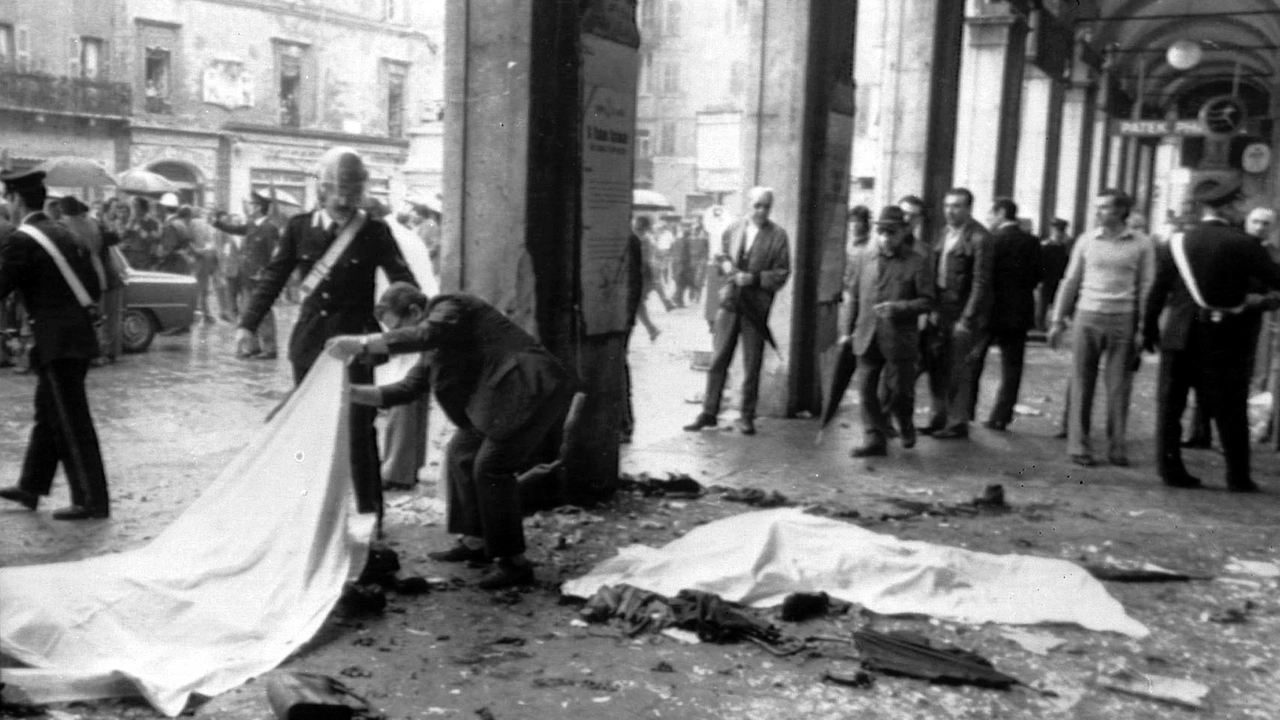 Strage di piazza della Loggia il 28 maggio 1974 (Ansa) Strage di piazza della Loggia il 28 maggio 1974 (Ansa)