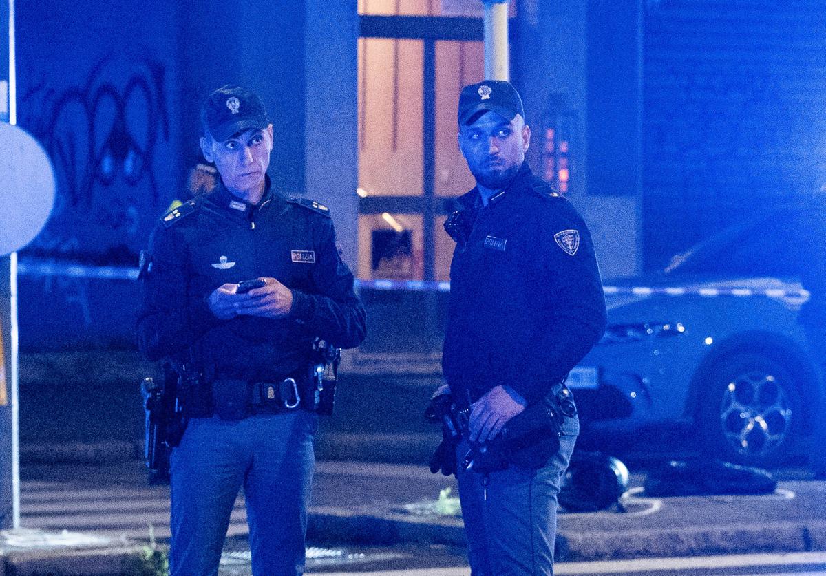 milano accoltellato in strada grave ragazzo del salvador