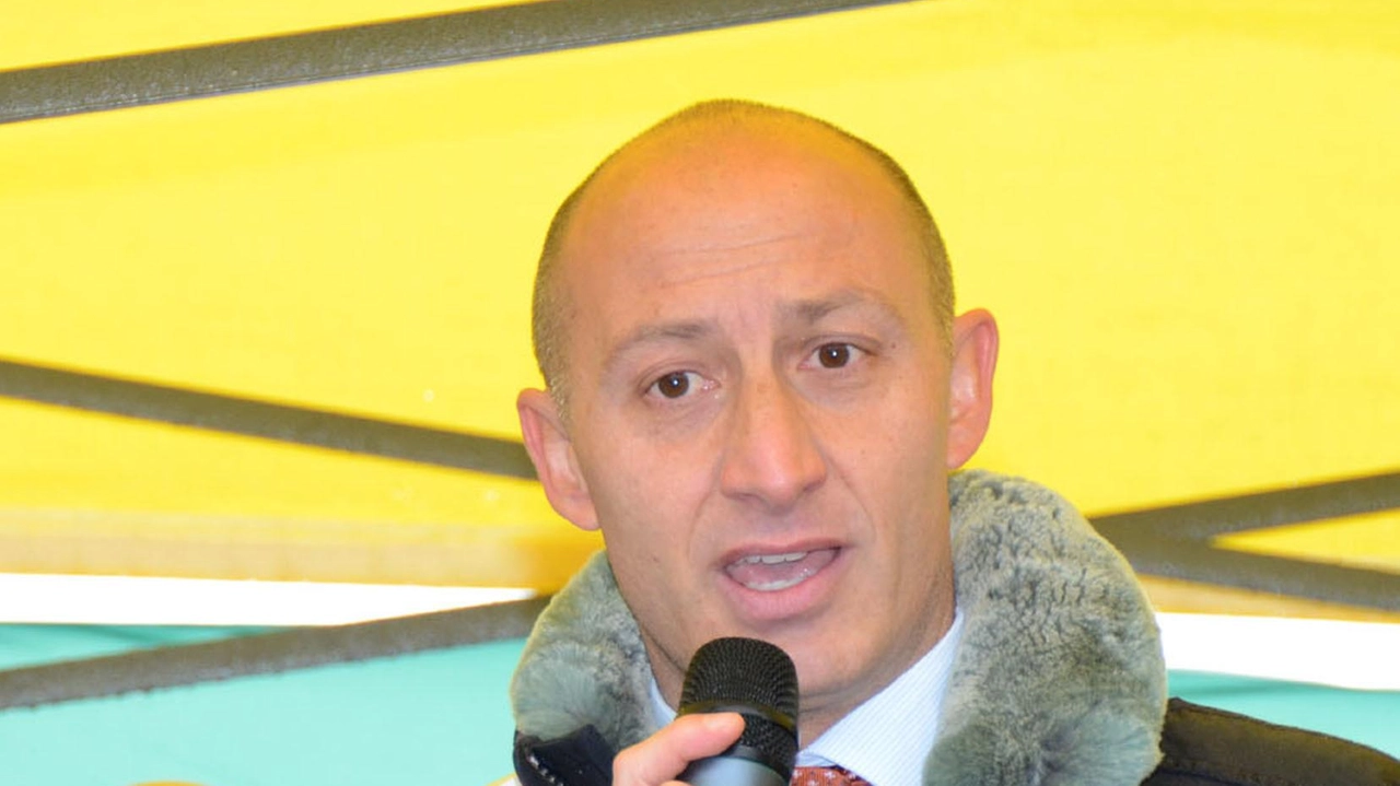 Il sindaco Mauro Gattinoni annuncia maggiore attenzione alla pulizia e alla cura dei. quartieri Il sindaco Mauro Gattinoni annuncia maggiore attenzione alla pulizia e alla cura dei. quartieri