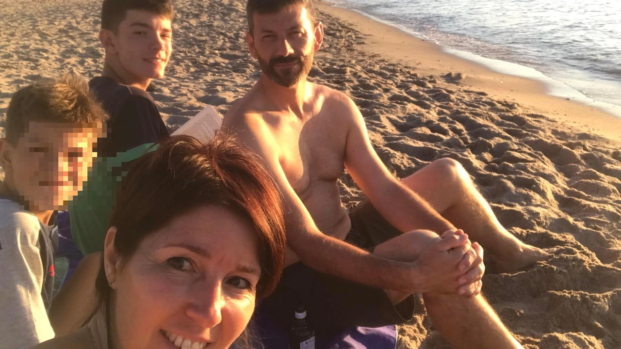 La famiglia Chiarioni, sterminata dal primogenito Riccardo (n alto a sinistra) La famiglia Chiarioni, sterminata dal primogenito Riccardo (n alto a sinistra)