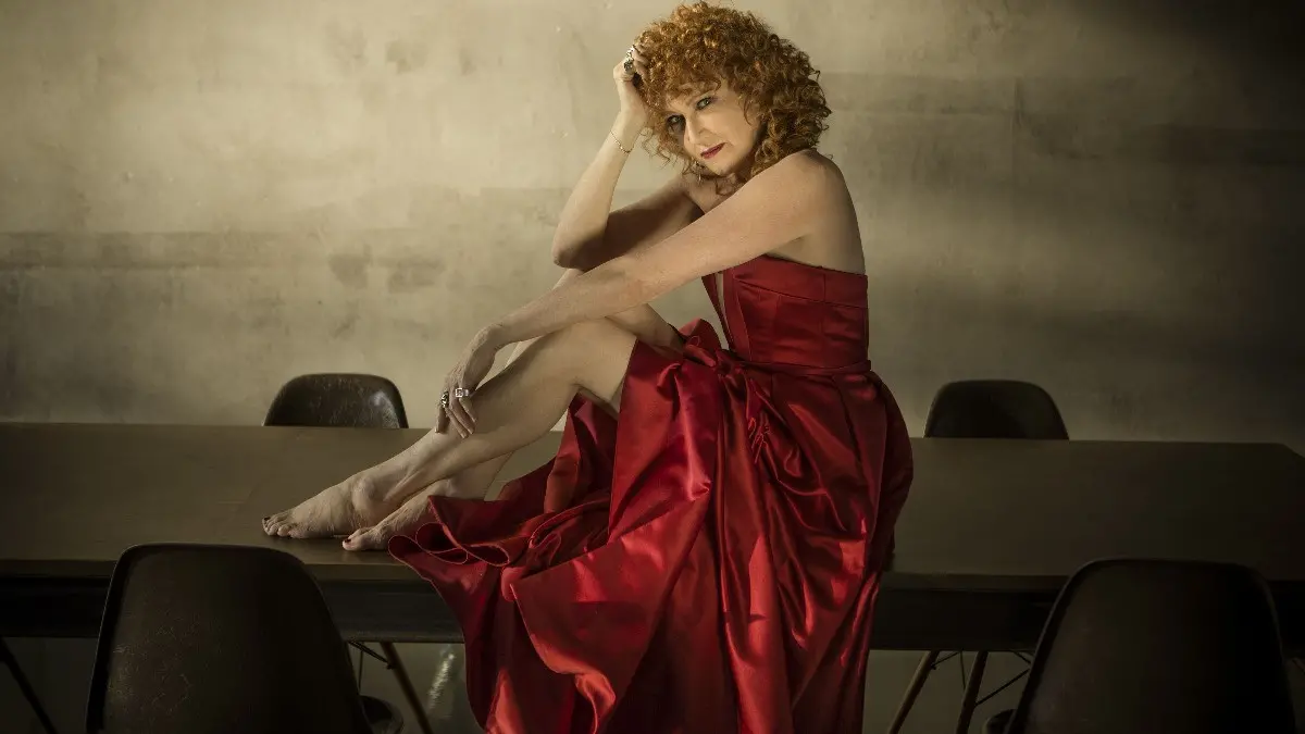 Fiorella Mannoia, il rischio (superato) di toccare le canzoni amate, l’omaggio a Pino Daniele e l’imperativo: prendere posizione