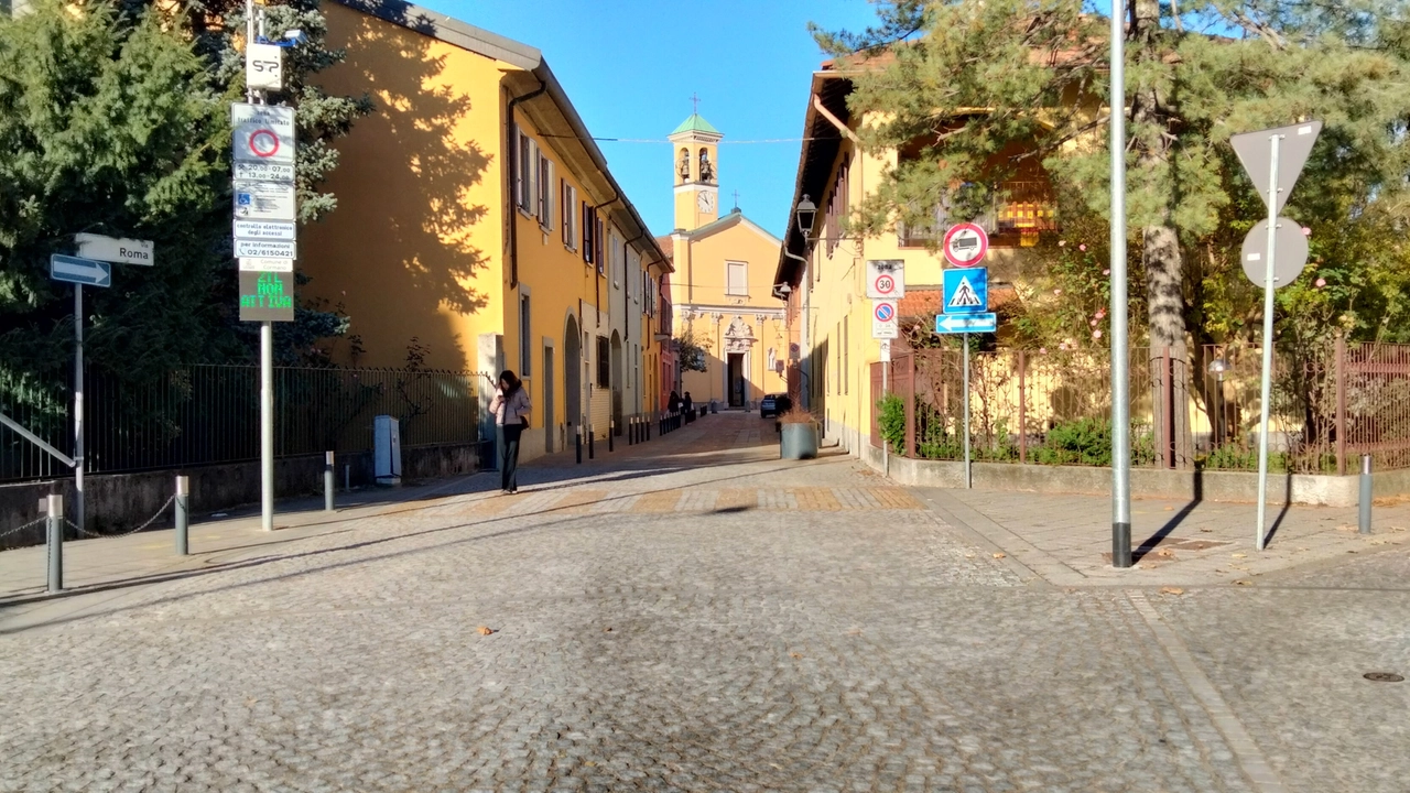 Prime multe ai proprietari degli autoveicoli che sono entrati da via Roma e da via Grandi negli orari di divieto e senza i permessi Prime multe ai proprietari degli autoveicoli che sono entrati da via Roma e da via Grandi negli orari di divieto e senza i permessi