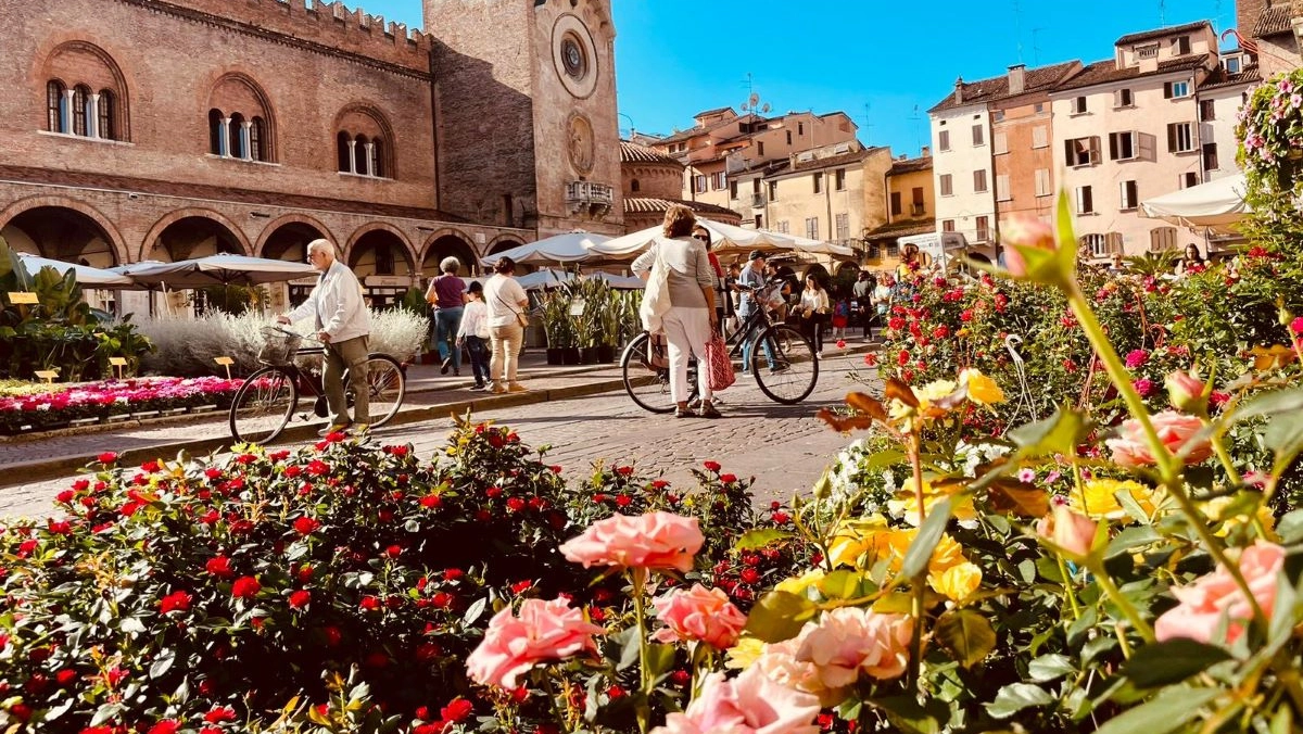 Torna Mantova Fiorita: installazioni, laboratori, piante e fiori in mostra
