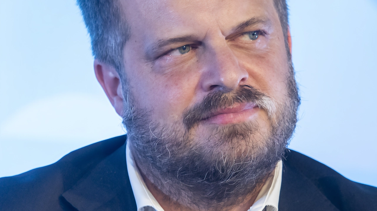 Giudica le dichiarazioni degli esponenti della destra sul tema sicurezza "assolutamente strumentali e scomposte" e propone "un patto tra istituzioni... Giudica le dichiarazioni degli esponenti della destra sul tema sicurezza "assolutamente strumentali e scomposte" e propone "un patto tra istituzioni...