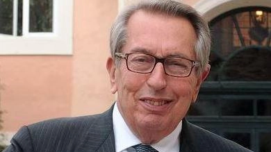 È morto a 86 anni Roberto Poli, ex presidente di Eni e Rizzoli. Poli è stato Cavaliere del Lavoro,... È morto a 86 anni Roberto Poli, ex presidente di Eni e Rizzoli. Poli è stato Cavaliere del Lavoro,...