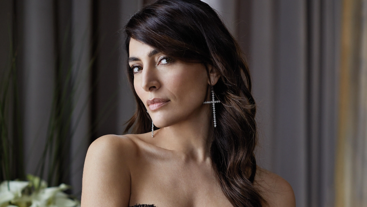 Caterina Murino, Parigi e l’amore: “Ma tutto iniziò a Milano. Hollywood? Non fa per me”