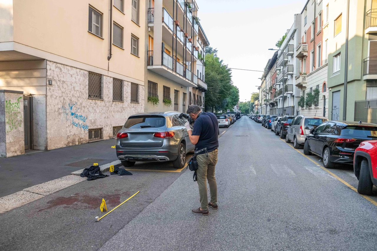 Milano, aggressione a coltellate in via Pellizza da Volpedo