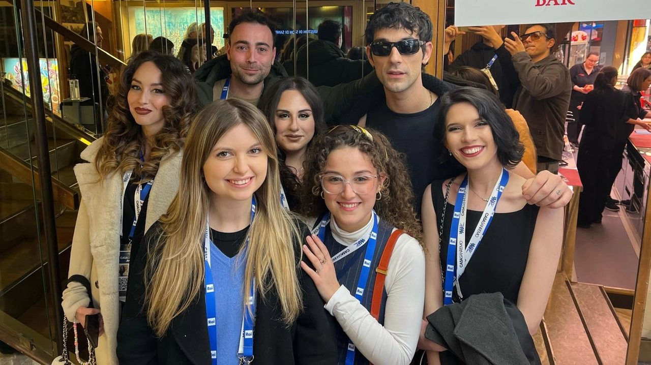 Giulia Gramazio 21enne di Buccinasco è stata selezionata tra gli oltre 15mila che hanno partecipato al concorso di Rai Canone dedicato ai giovani abbonati Giulia Gramazio 21enne di Buccinasco è stata selezionata tra gli oltre 15mila che hanno partecipato al concorso di Rai Canone dedicato ai giovani abbonati