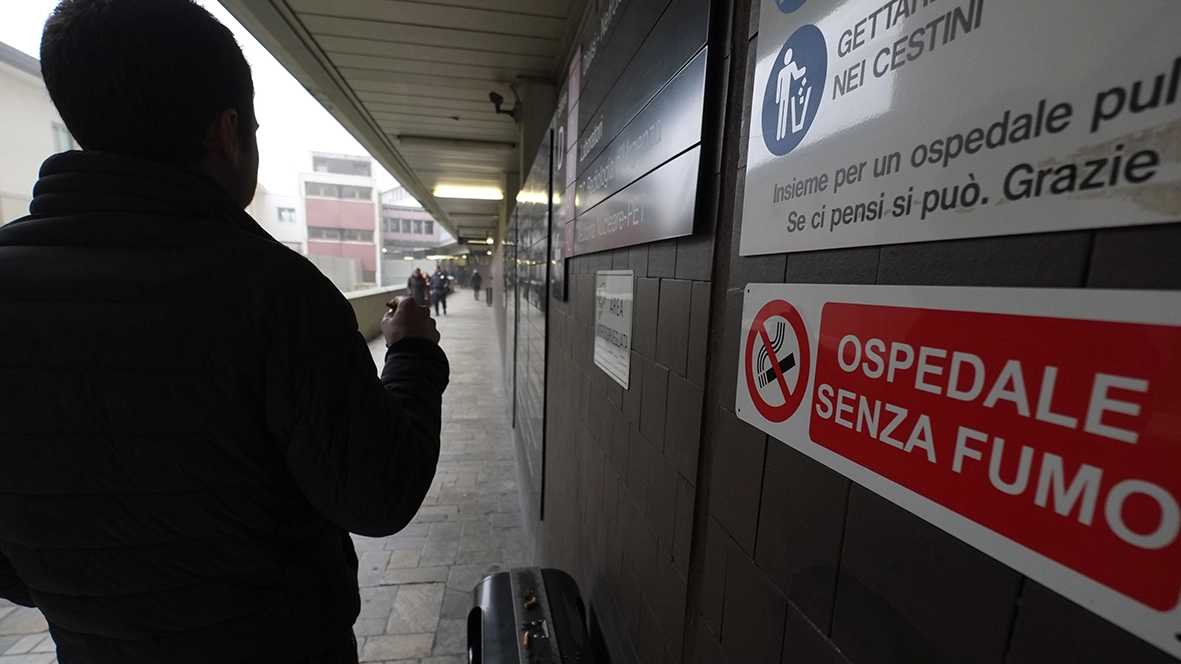 Lo stress sul posto di lavoro ha portato ad aumentare il numero di sigarette Lo stress sul posto di lavoro ha portato ad aumentare il numero di sigarette