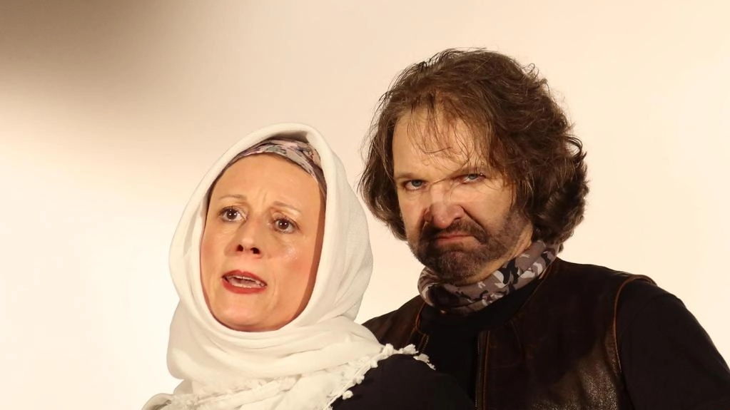 Sommario: Spettacolo teatrale a Desio ispirato all'Iliade di Baricco, che esplora temi universali come guerra, amore e coraggio. Ingresso gratuito su prenotazione online. Sommario: Spettacolo teatrale a Desio ispirato all'Iliade di Baricco, che esplora temi universali come guerra, amore e coraggio. Ingresso gratuito su prenotazione online.