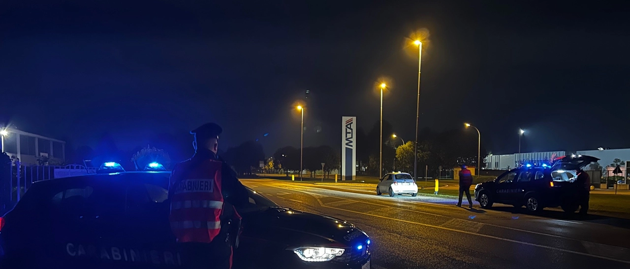Schianto a Codogno, l’ipotesi: “Rotatoria imboccata contromano”. Auto contro ciclista: 17enne in ospedale